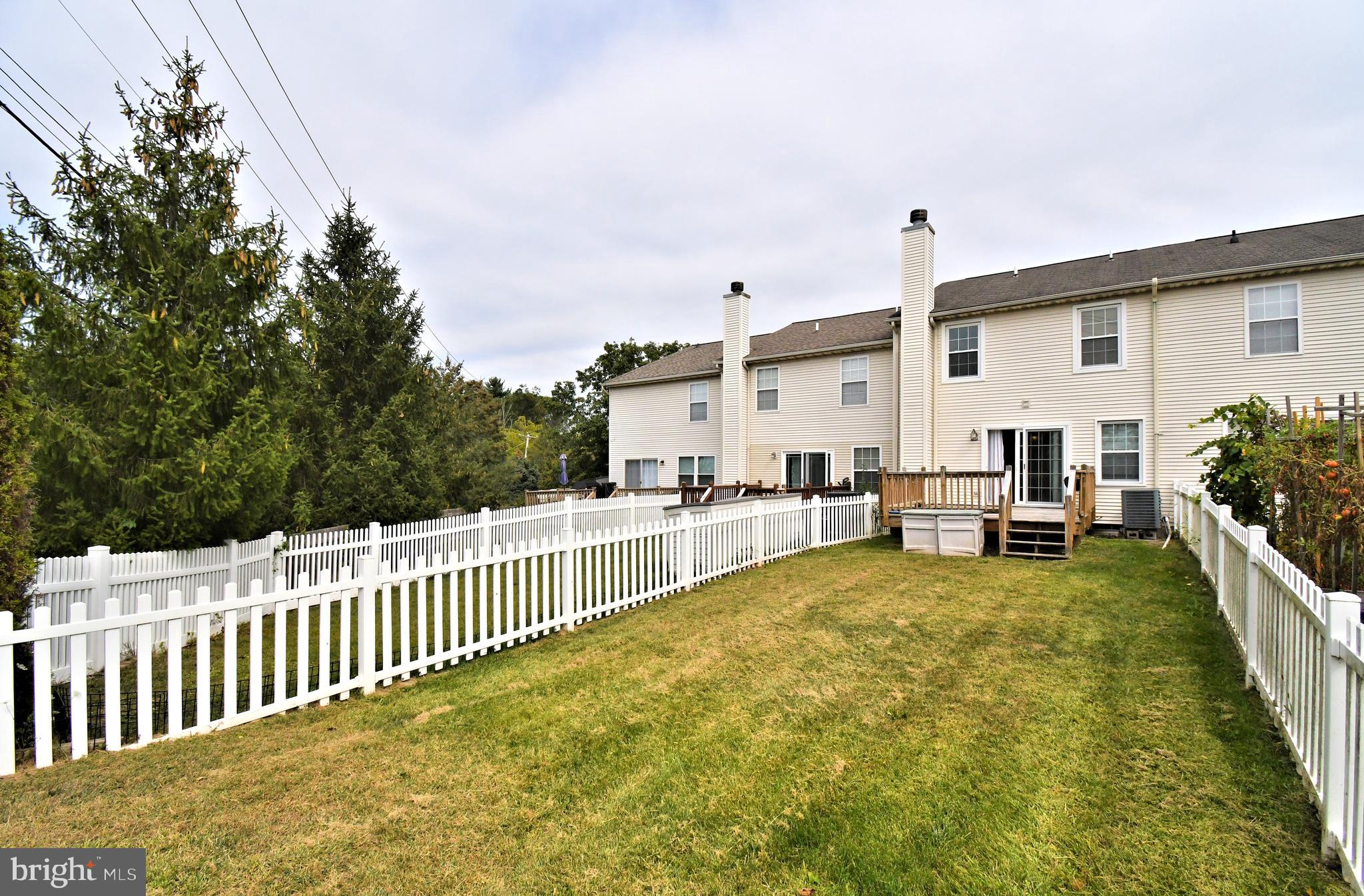 FAIRLAWN COURT - Residential Lease