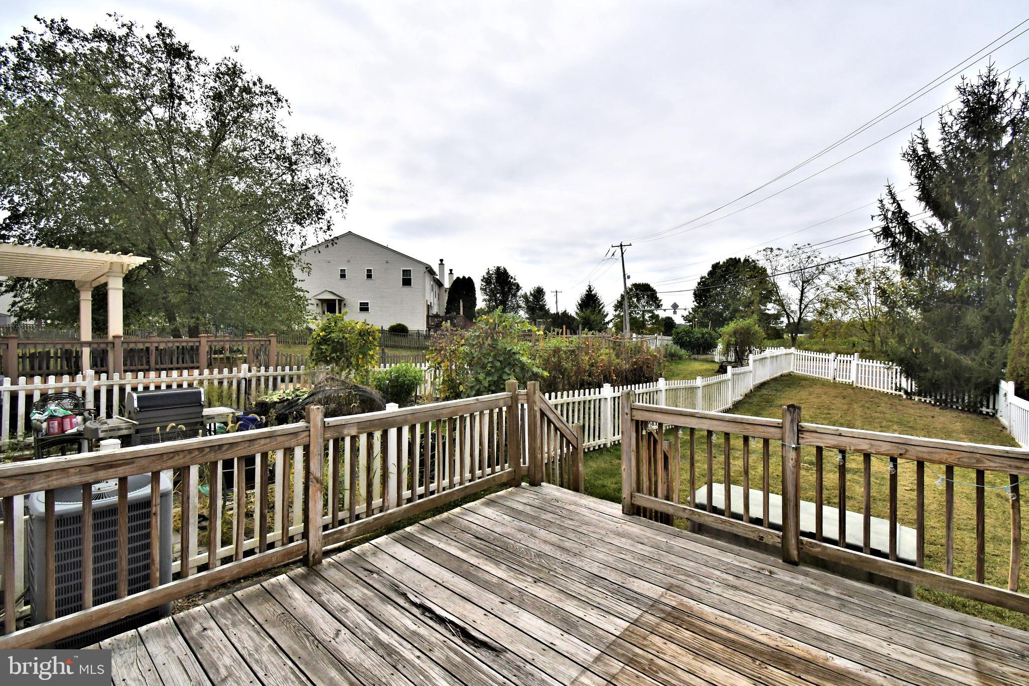 FAIRLAWN COURT - Residential Lease