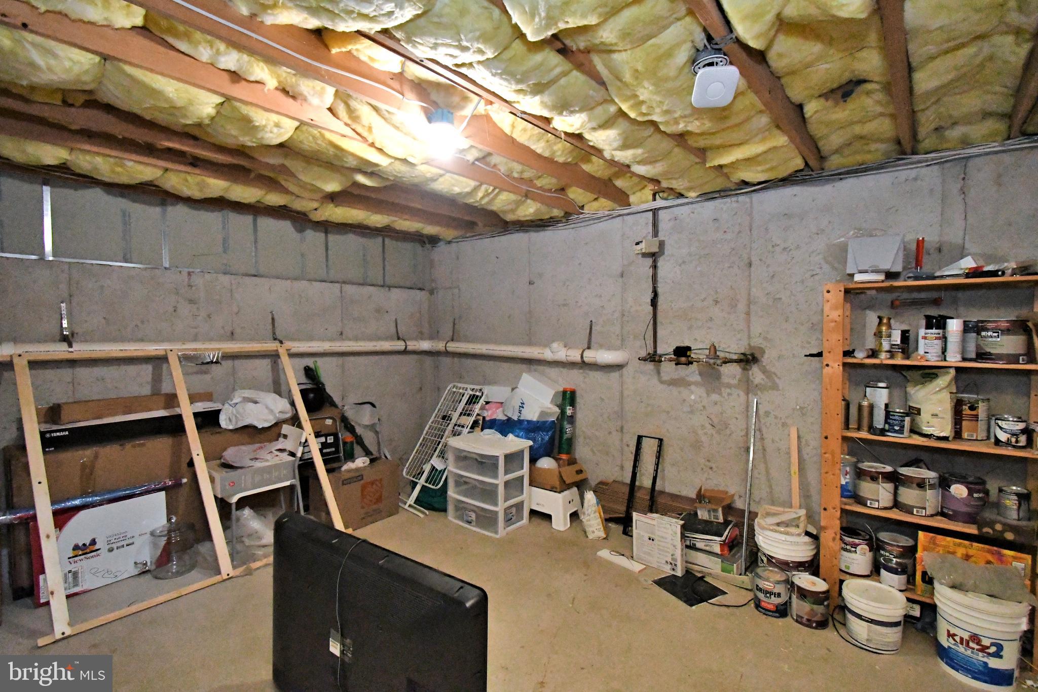 FAIRLAWN COURT - Residential Lease