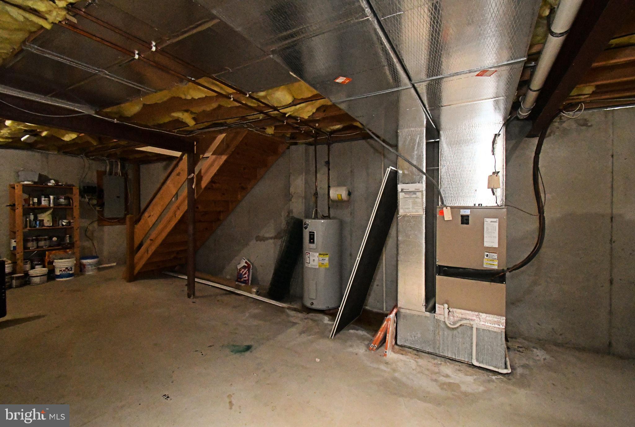 FAIRLAWN COURT - Residential Lease