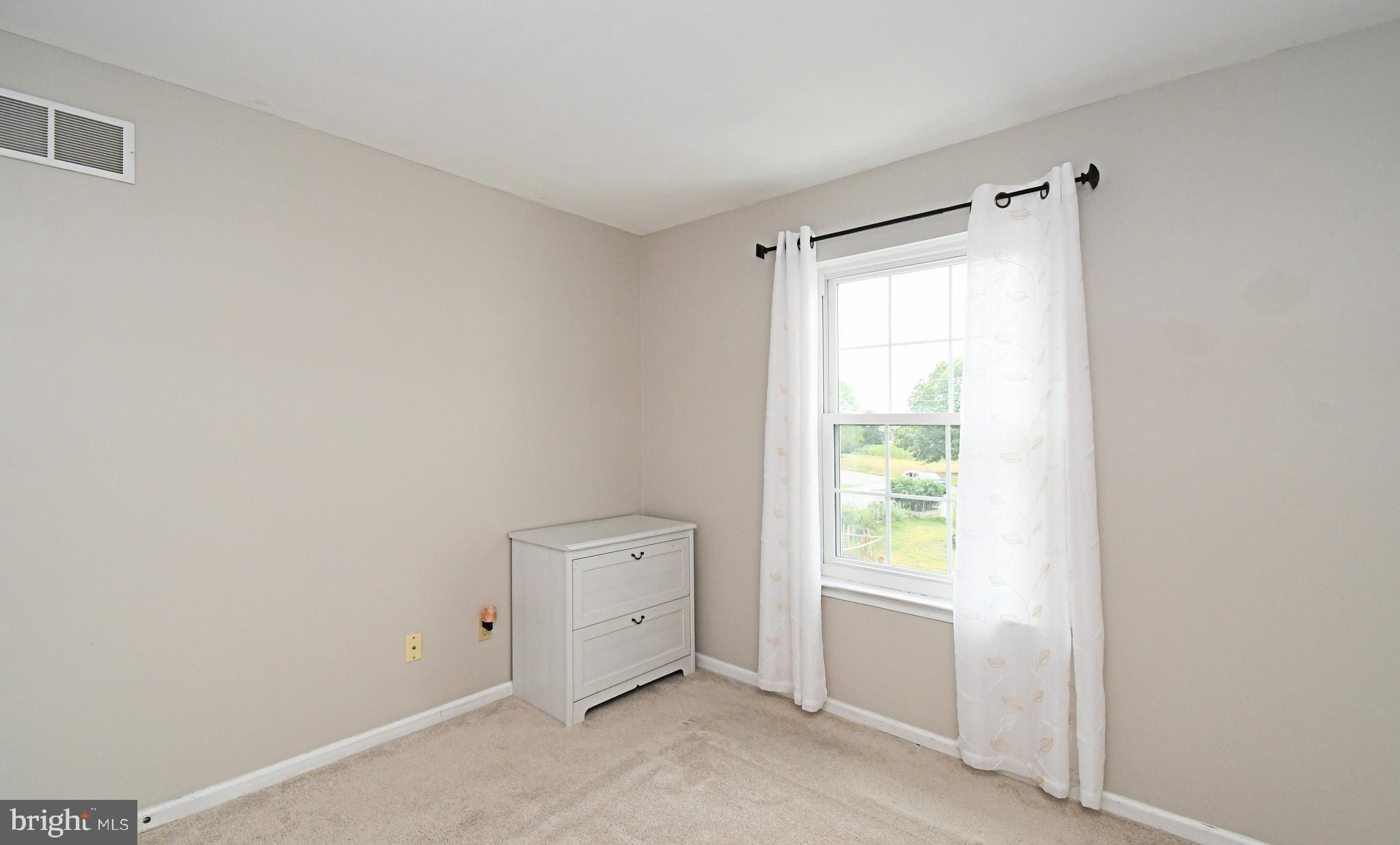 FAIRLAWN COURT - Residential Lease