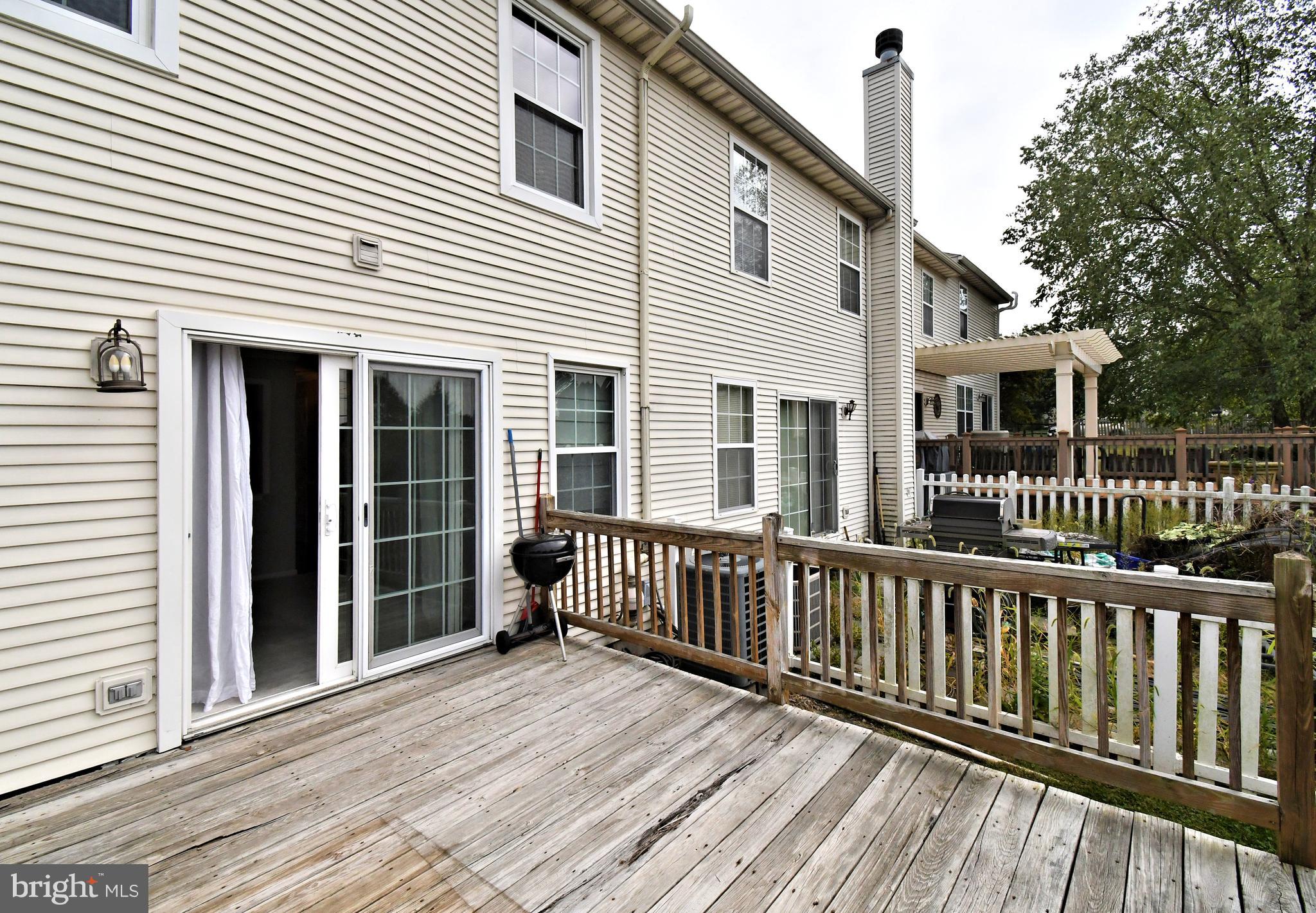 FAIRLAWN COURT - Residential Lease