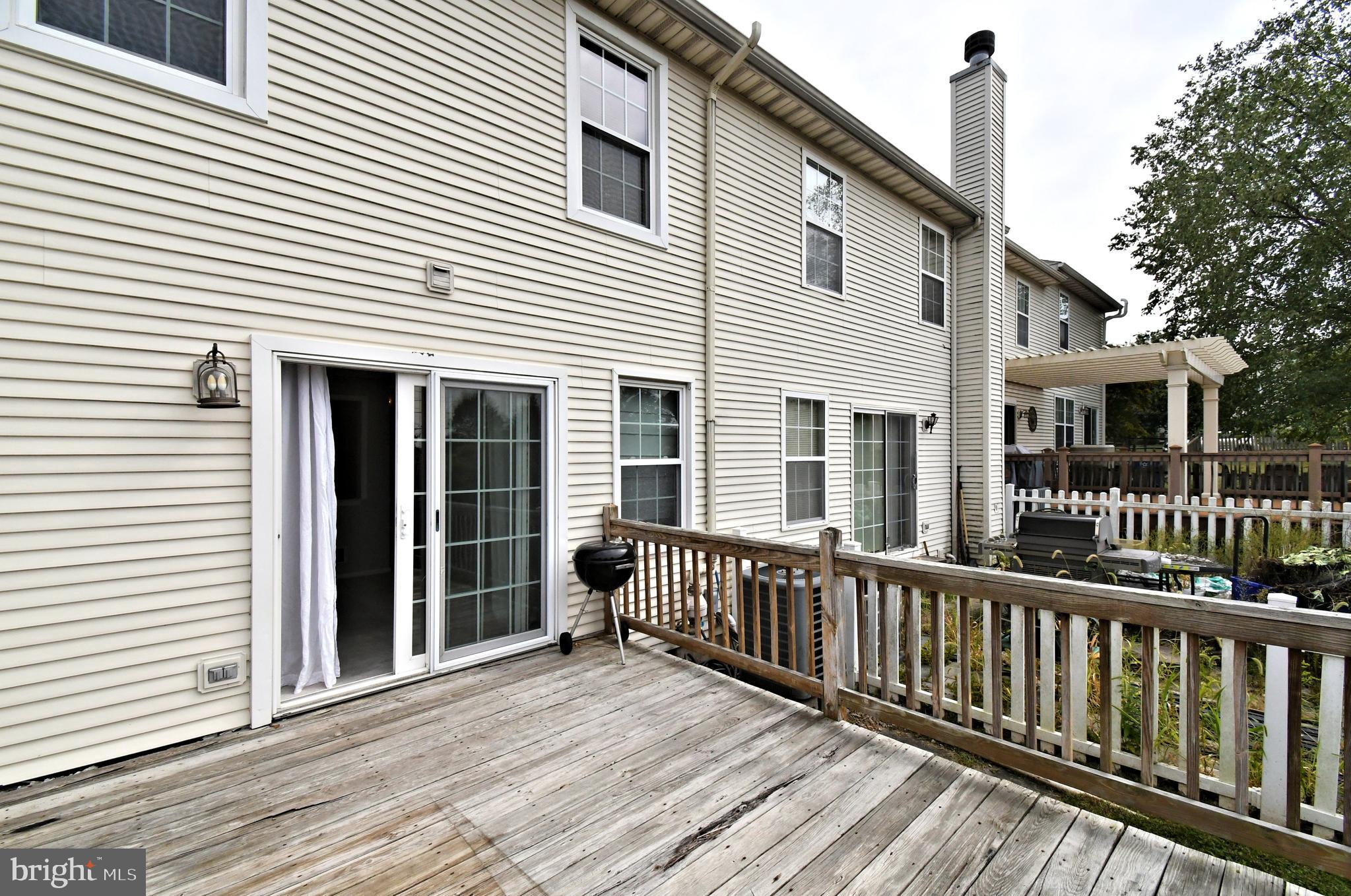 FAIRLAWN COURT - Residential Lease