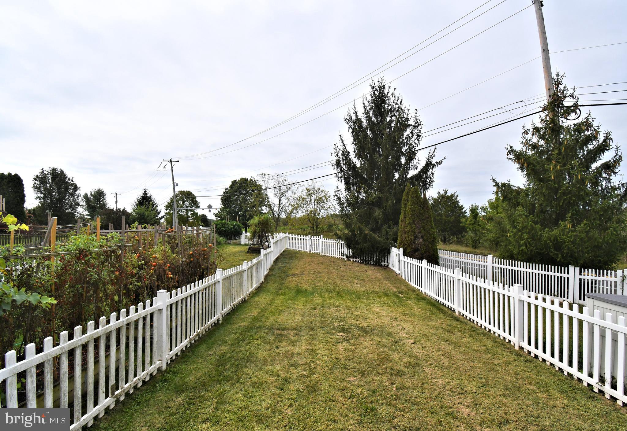 FAIRLAWN COURT - Residential Lease