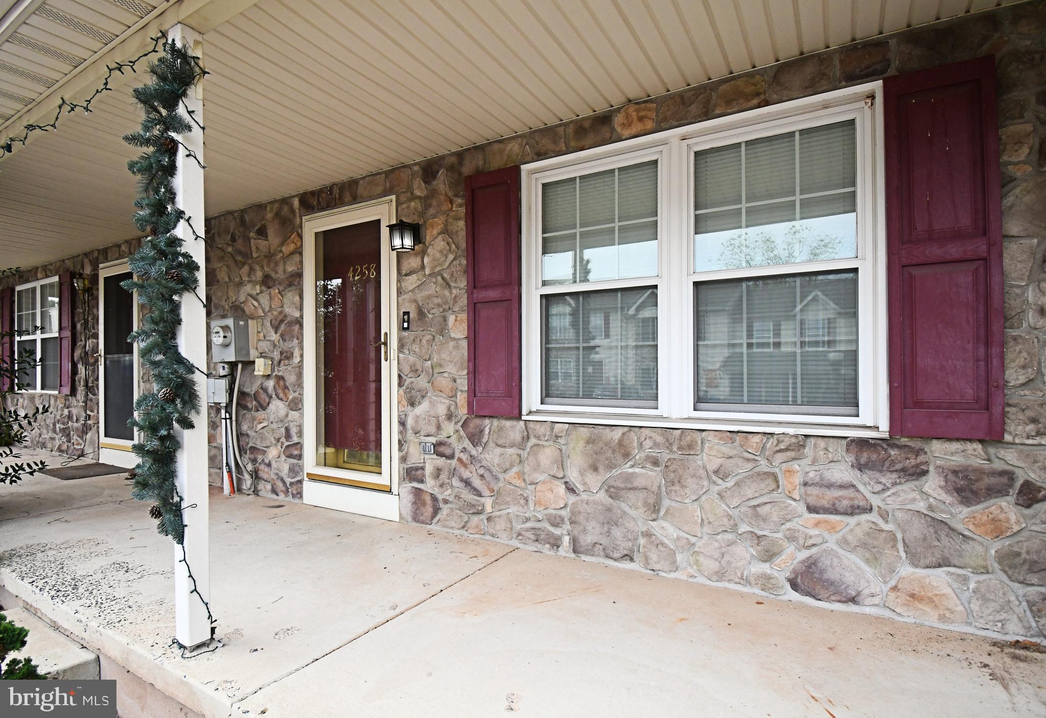 FAIRLAWN COURT - Residential Lease