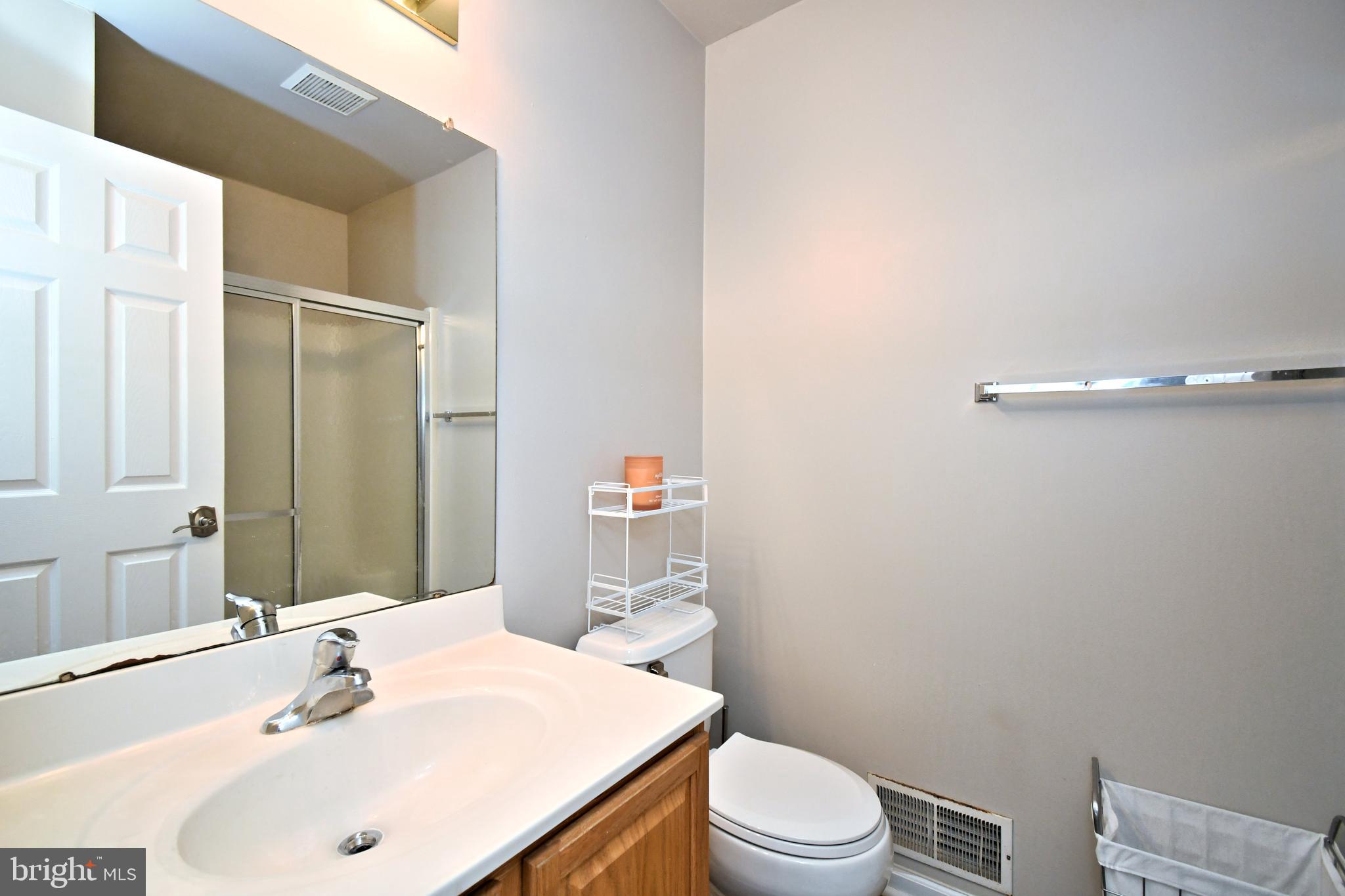 FAIRLAWN COURT - Residential Lease