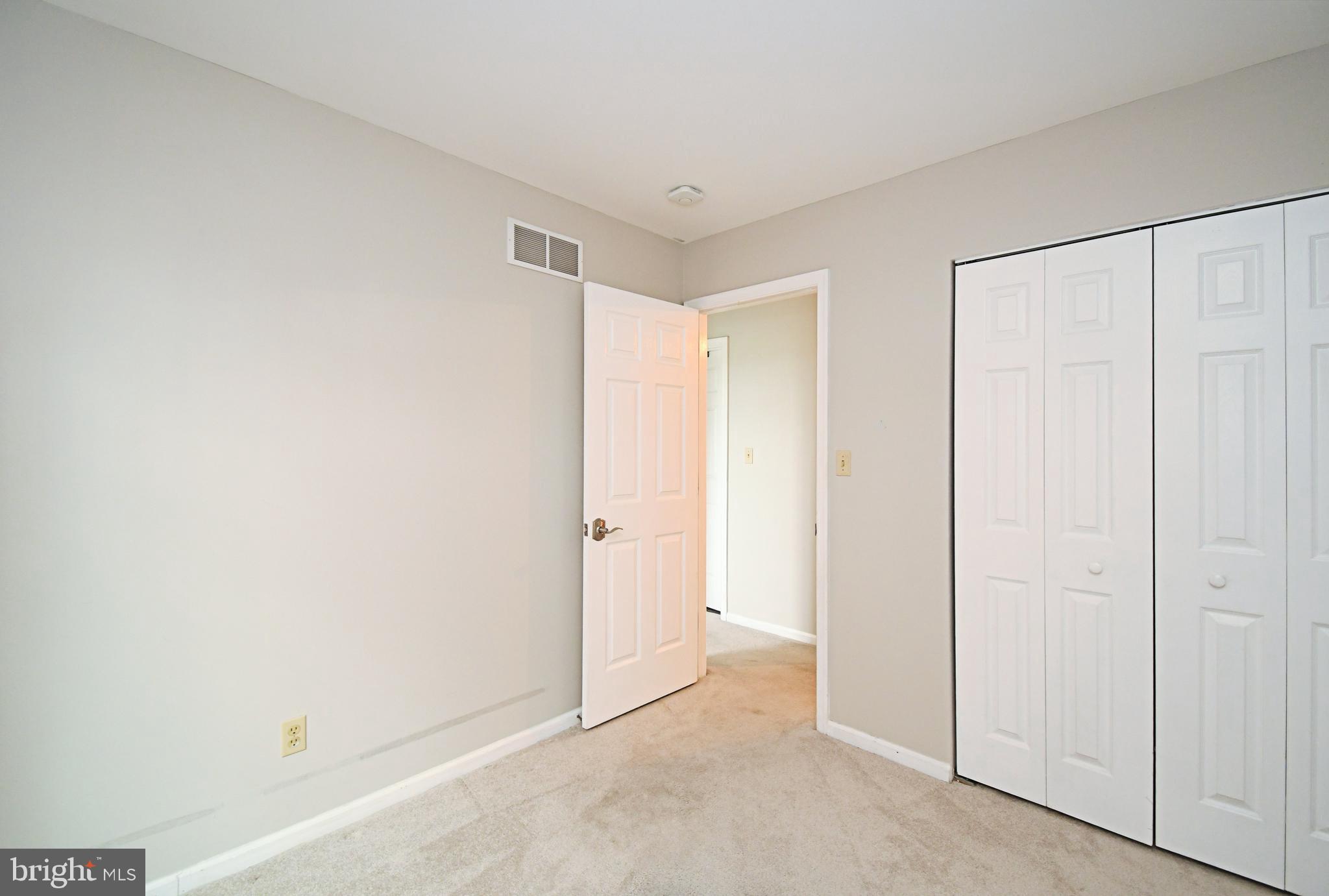 FAIRLAWN COURT - Residential Lease