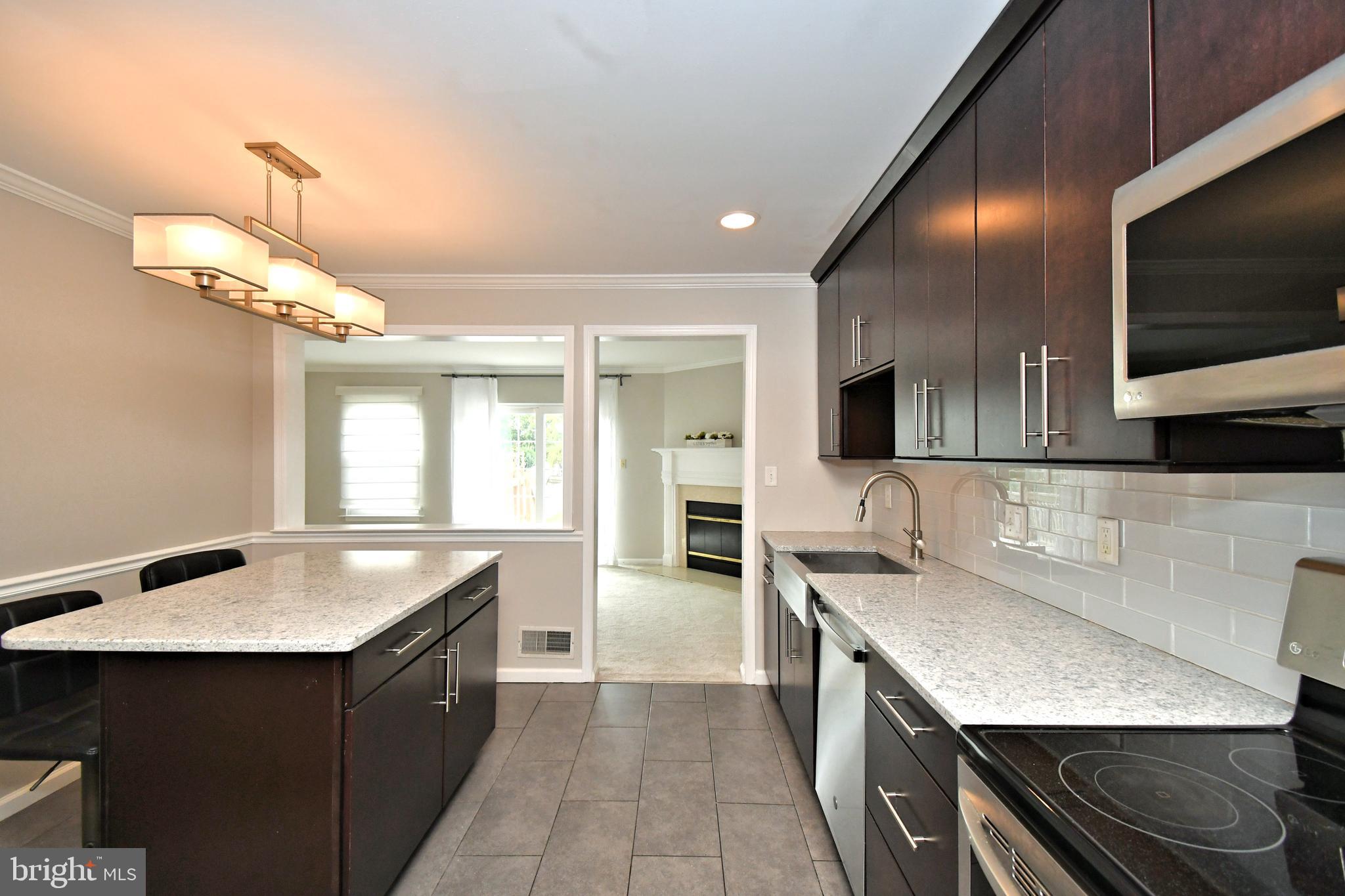 FAIRLAWN COURT - Residential Lease