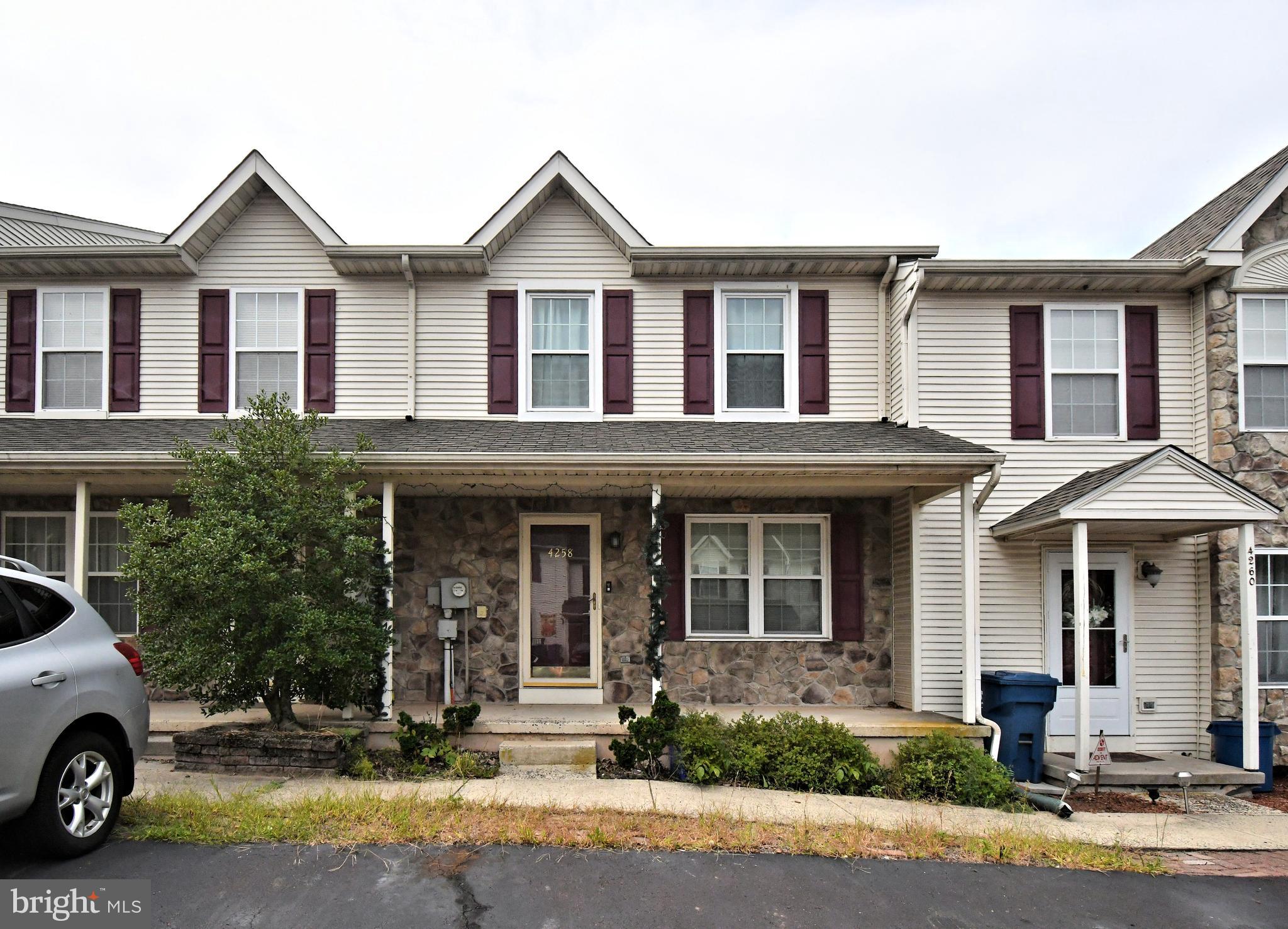 FAIRLAWN COURT - Residential Lease