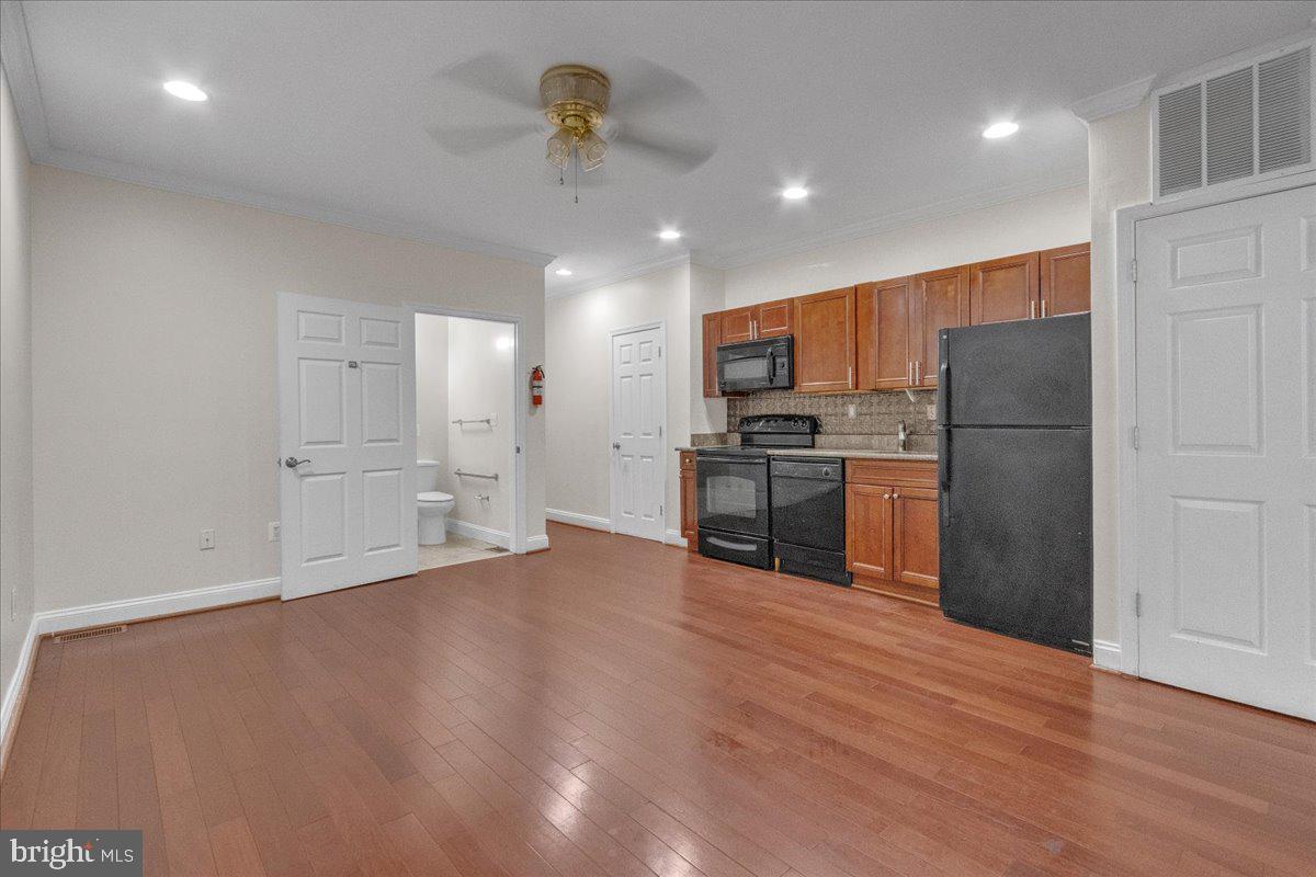 1707 CAPITOL AVENUE NE 1