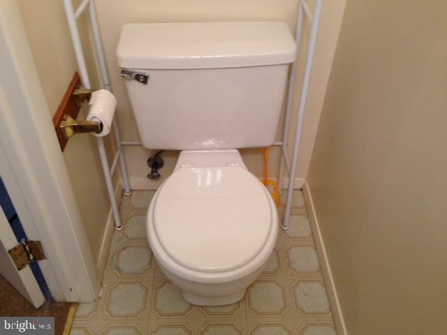 PARK OVERLOOK - Residential Lease