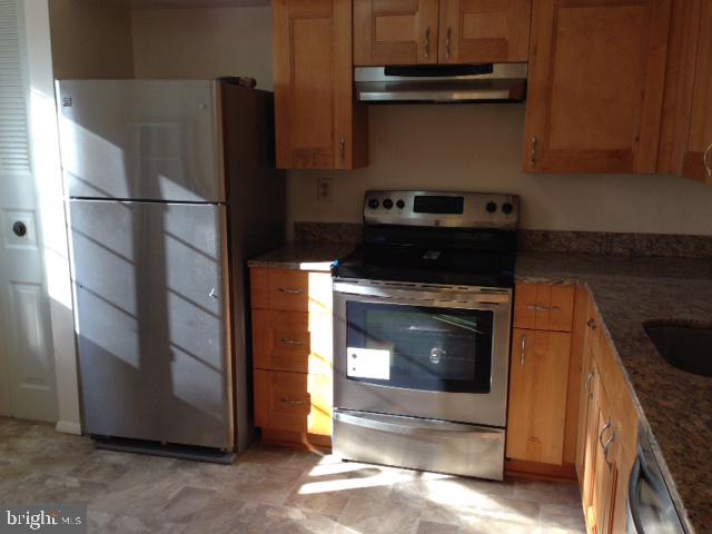 PARK OVERLOOK - Residential Lease