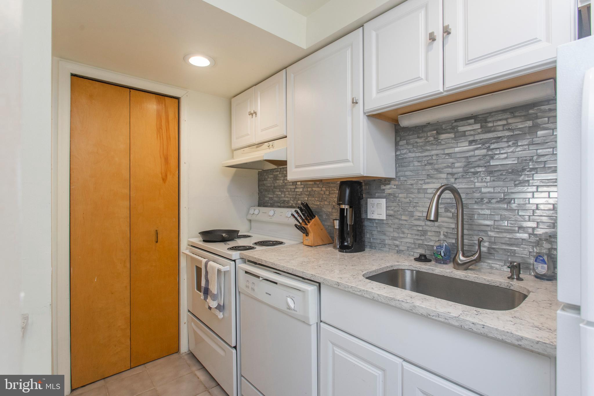 WASHINGTON SQ WEST - Residential Lease