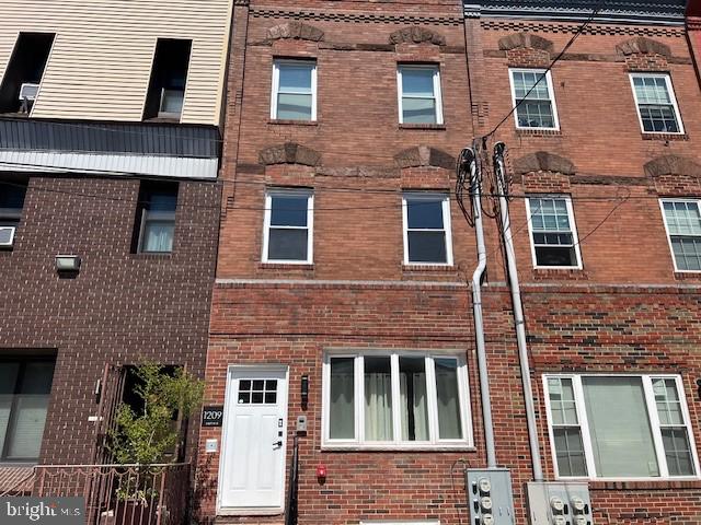 EAST PASSYUNK CROSSING - Residential Lease