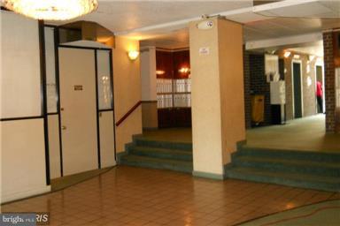 COUNTRY CLUB TOWERS COND - Residential