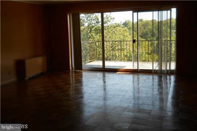 COUNTRY CLUB TOWERS COND - Residential