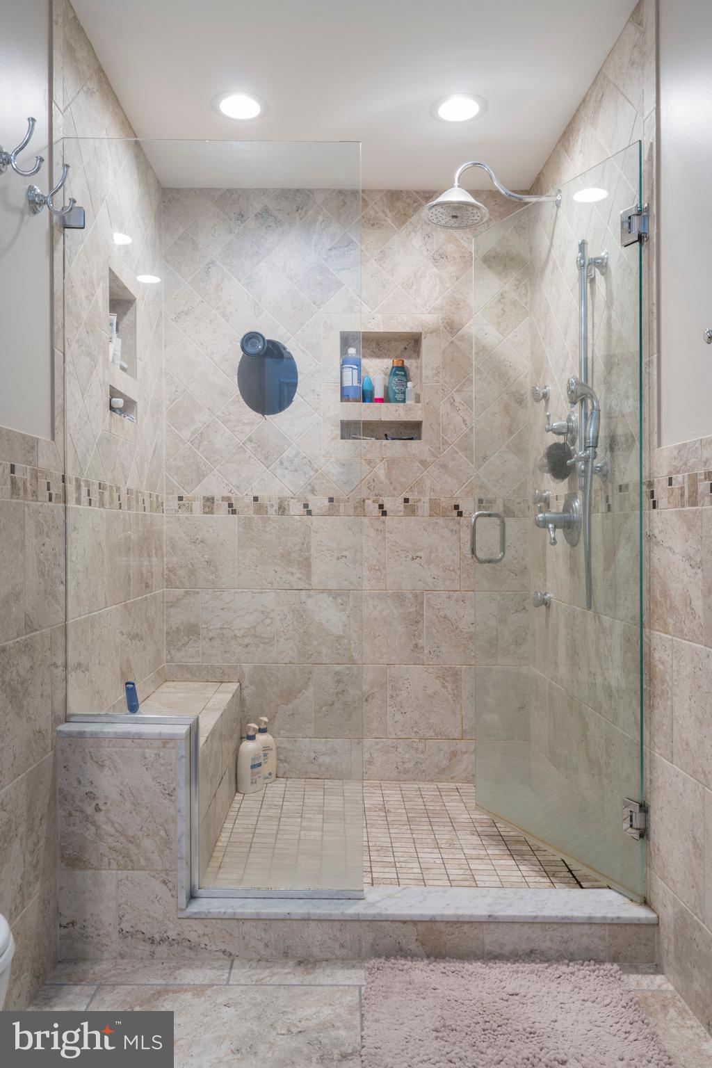 BRADFORD SQUARE - Residential Lease