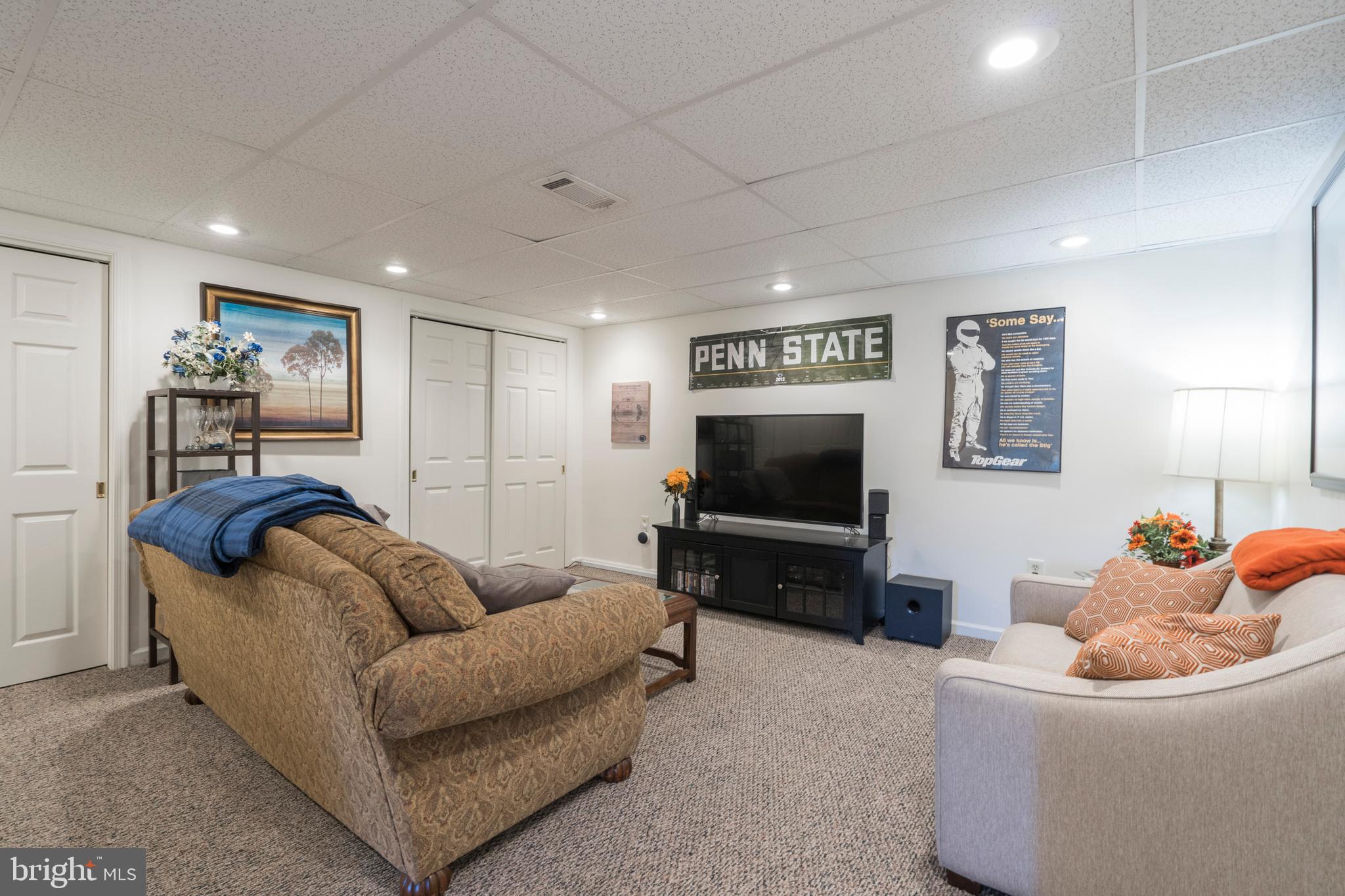 BRADFORD SQUARE - Residential Lease