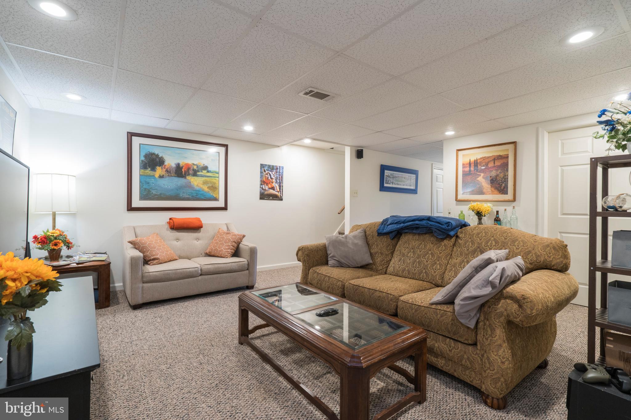 BRADFORD SQUARE - Residential Lease