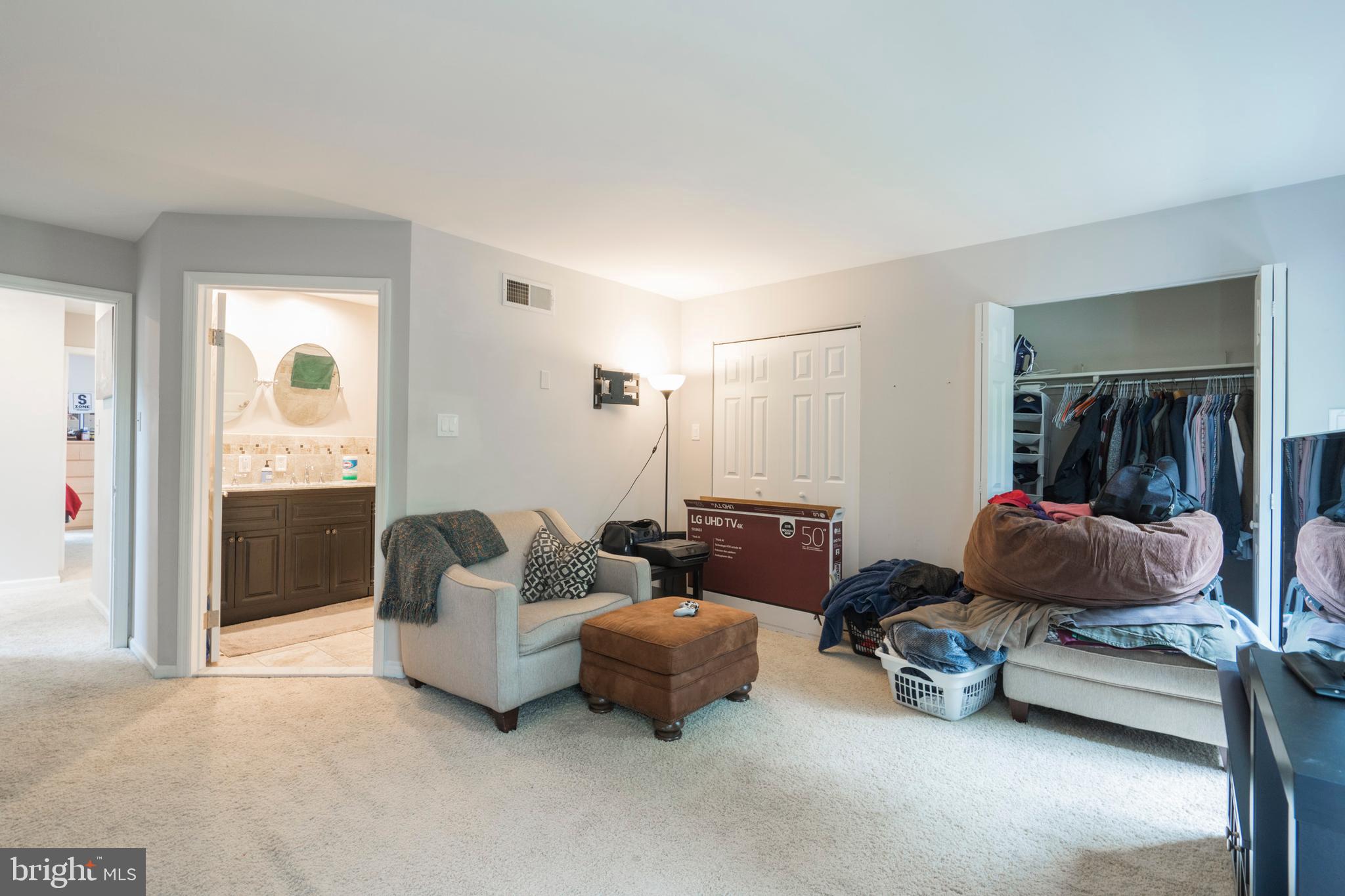 BRADFORD SQUARE - Residential Lease