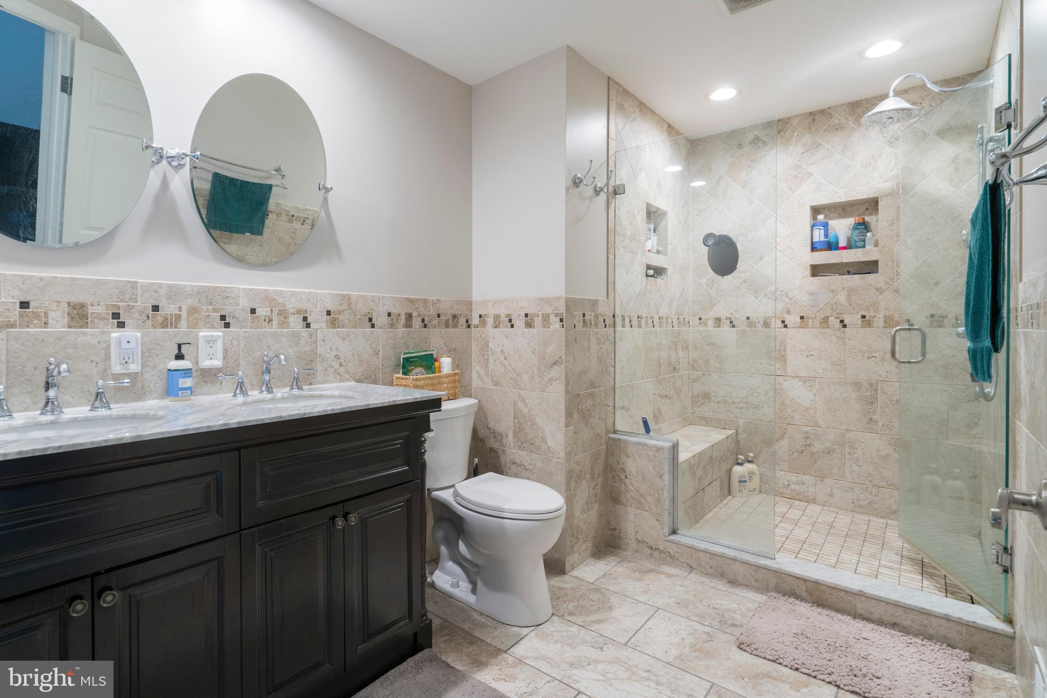 BRADFORD SQUARE - Residential Lease