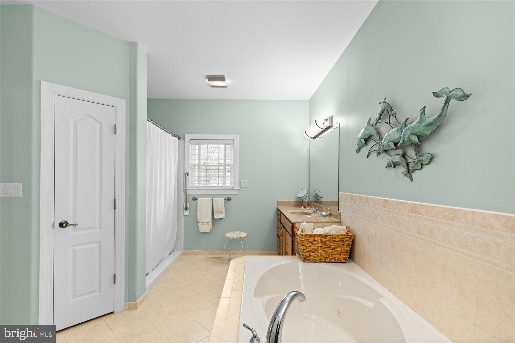 SALT POND - Residential