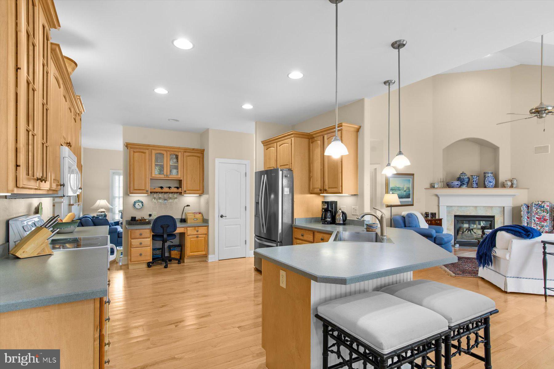 SALT POND - Residential