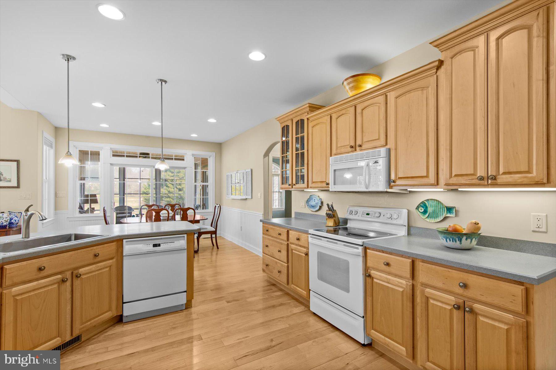 SALT POND - Residential