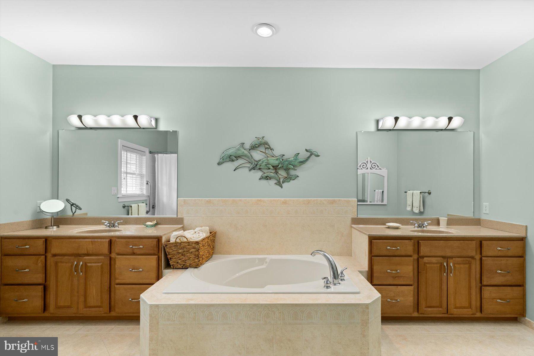 SALT POND - Residential