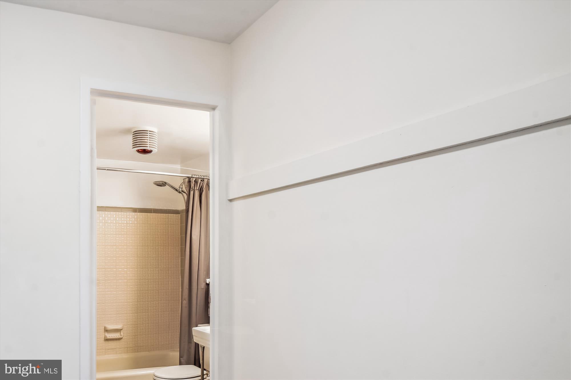 GROSVENOR PARK - Residential Lease