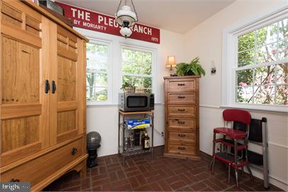 WEST ARLINGTON - Residential Lease