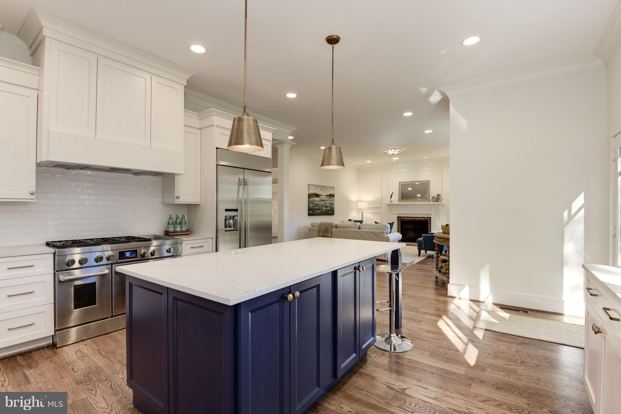 LEE HEIGHTS - Residential