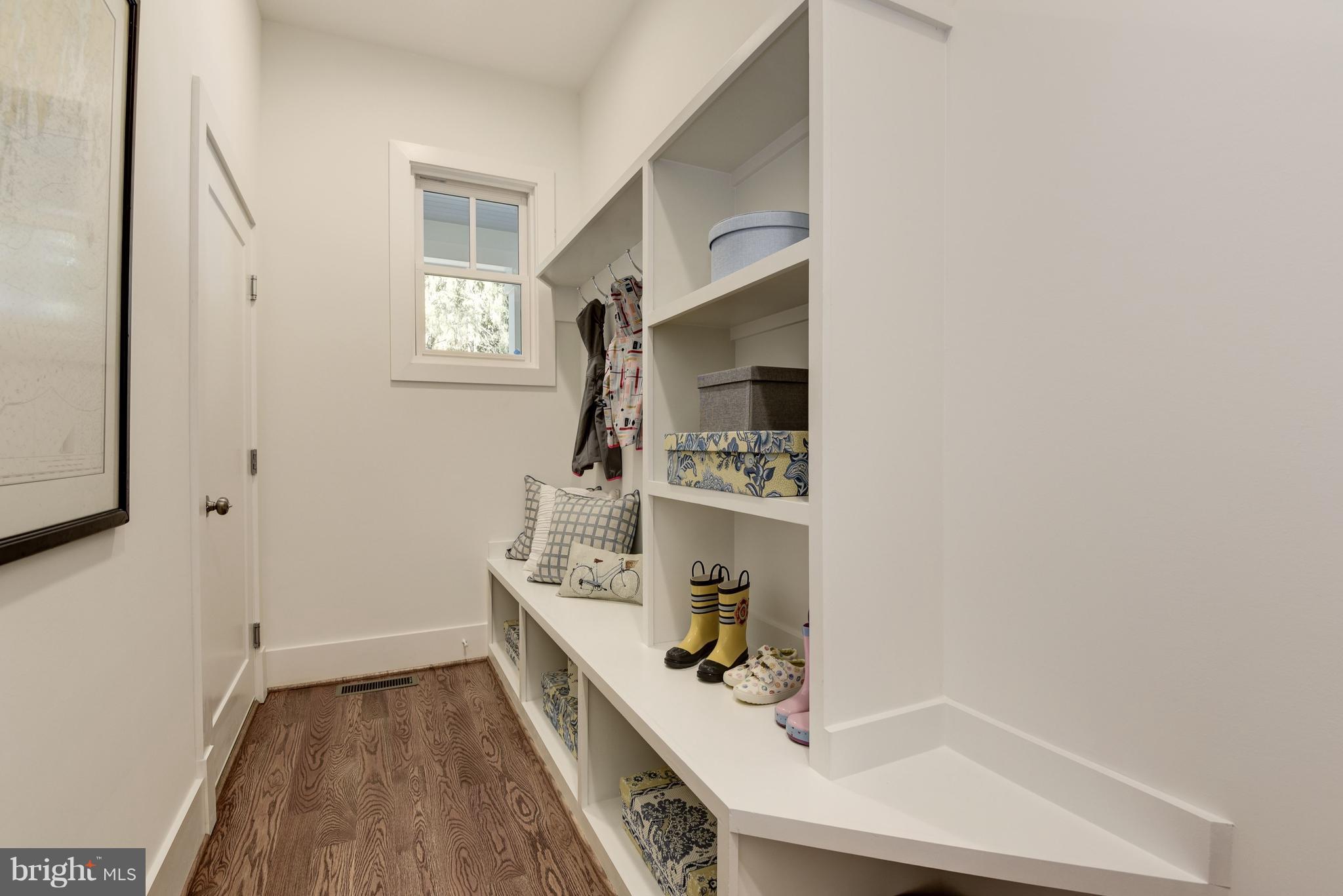 LEE HEIGHTS - Residential