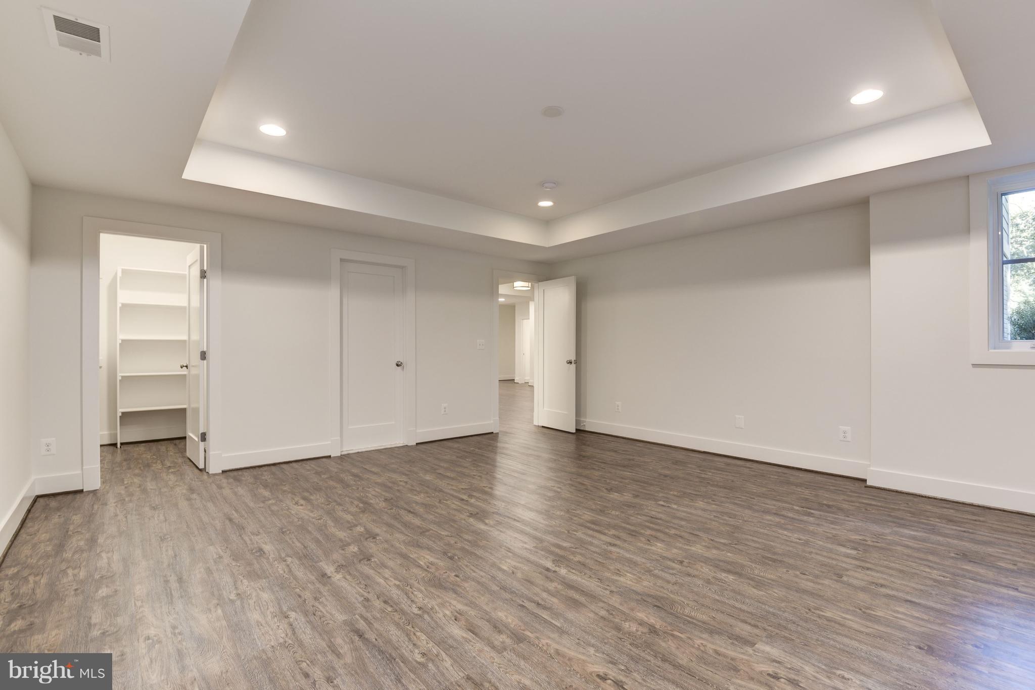 LEE HEIGHTS - Residential