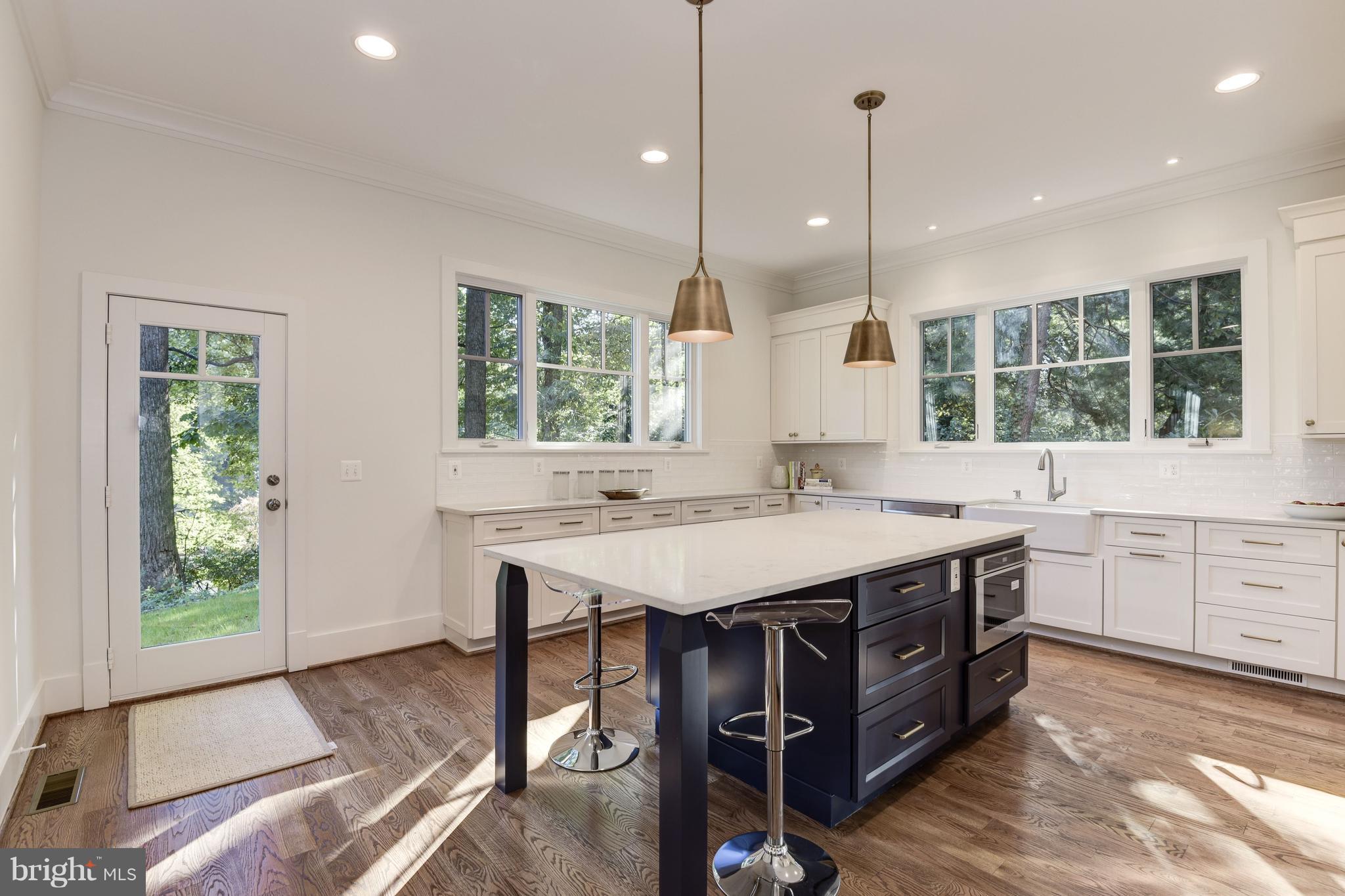 LEE HEIGHTS - Residential