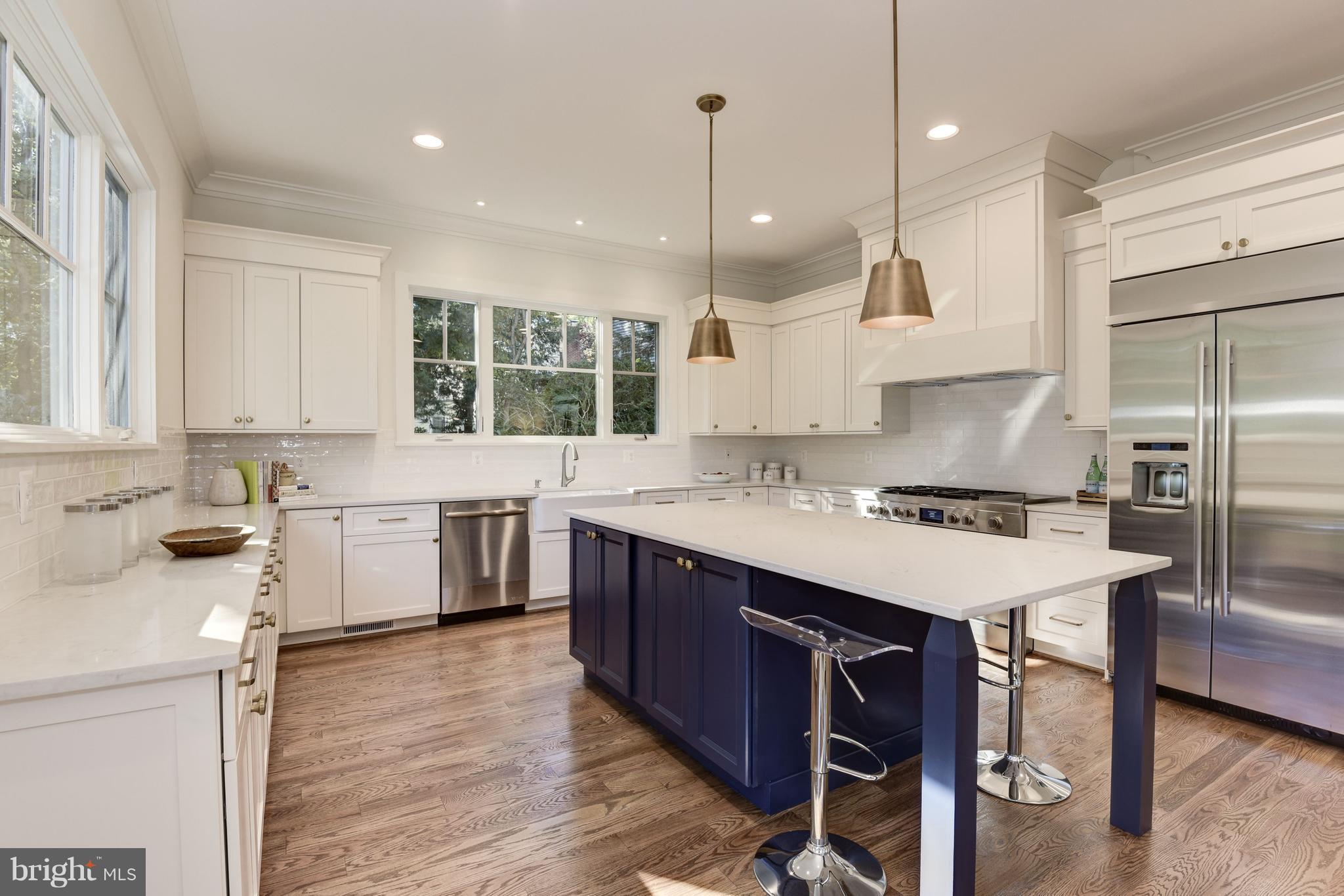 LEE HEIGHTS - Residential