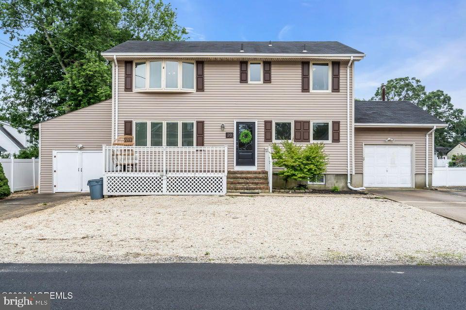 20 E LAKEWOOD AVENUE