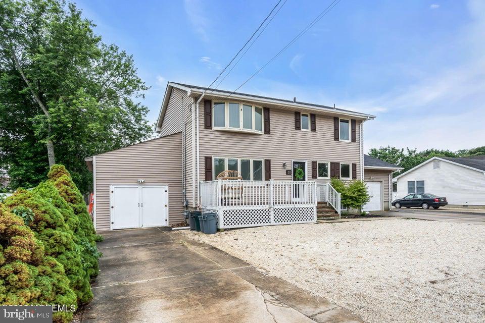 20 E LAKEWOOD AVENUE