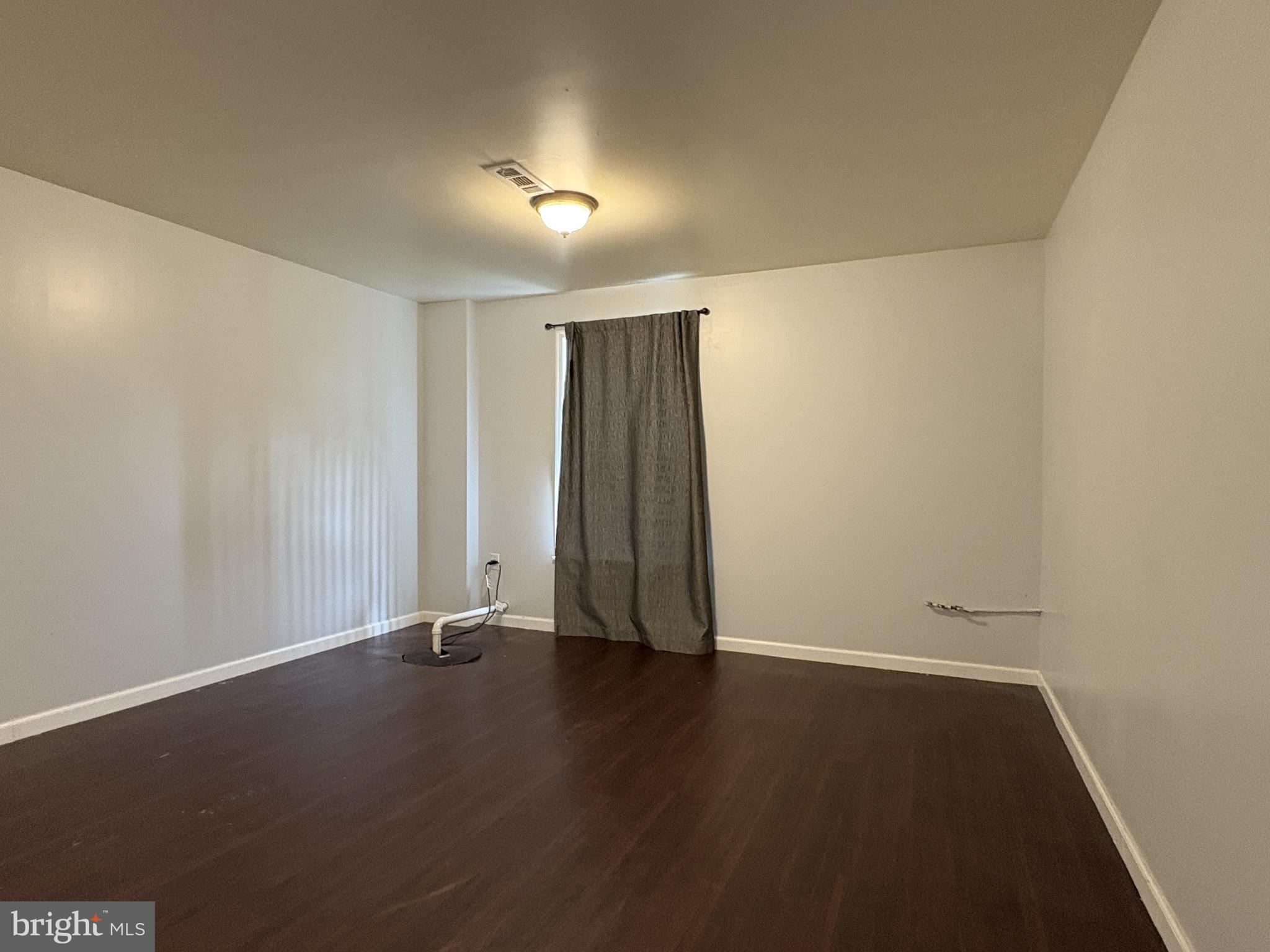 WALNUT HILL - Residential Lease