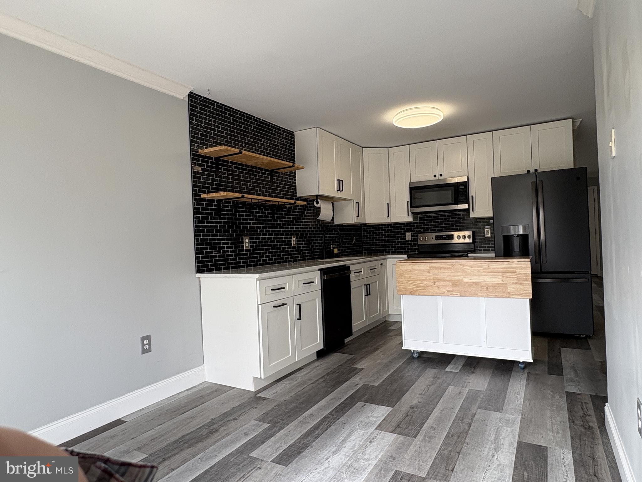 WALNUT HILL - Residential Lease