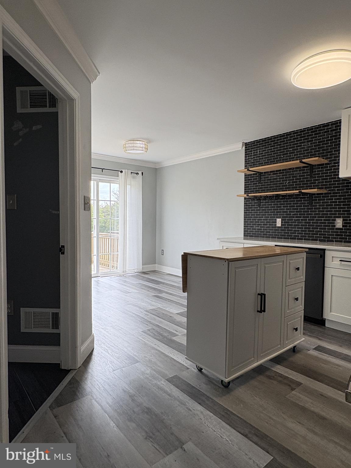 WALNUT HILL - Residential Lease