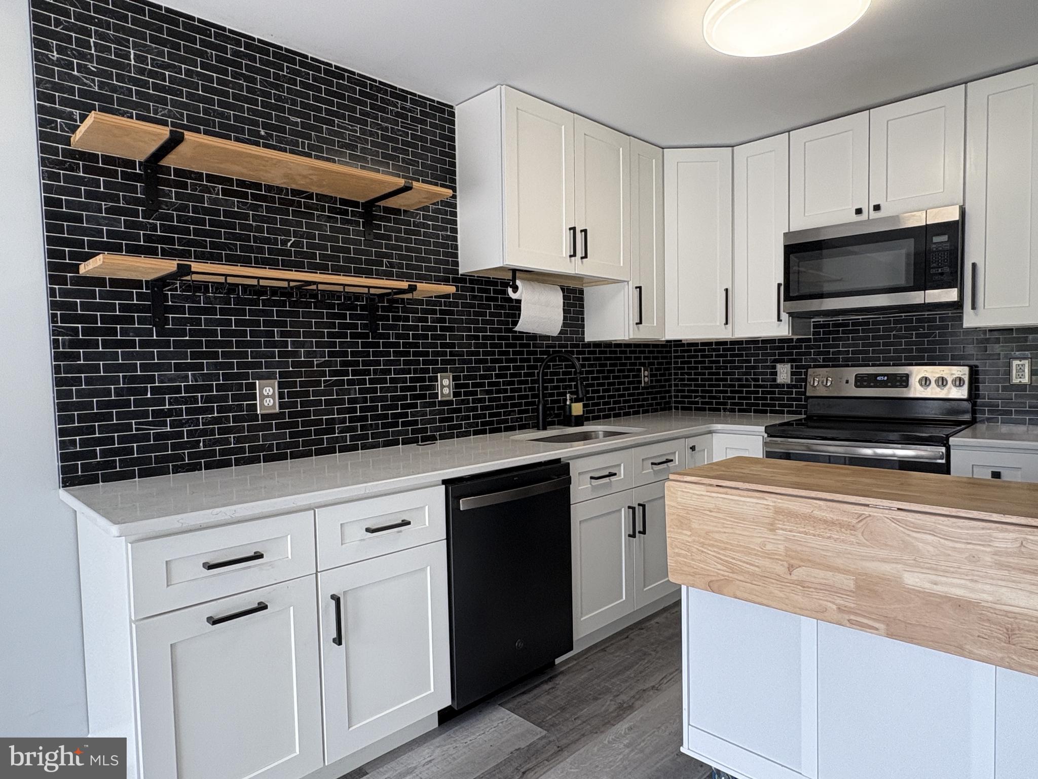 WALNUT HILL - Residential Lease