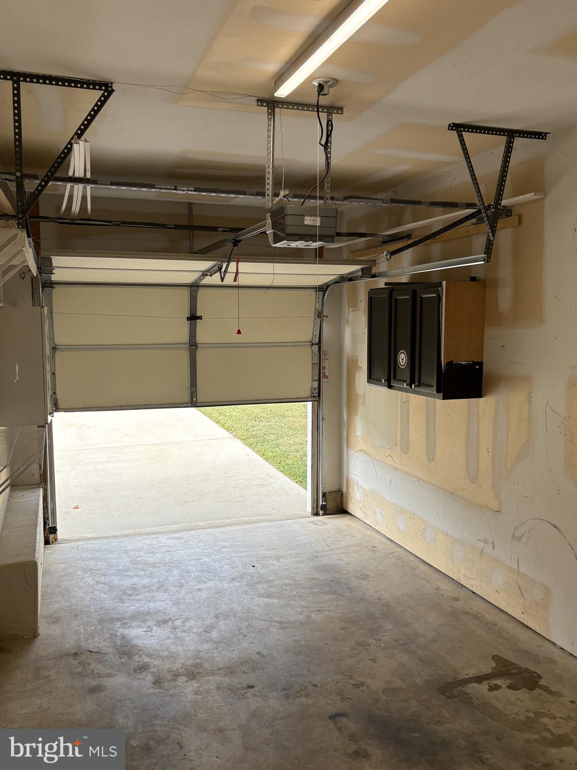 WALNUT HILL - Residential Lease