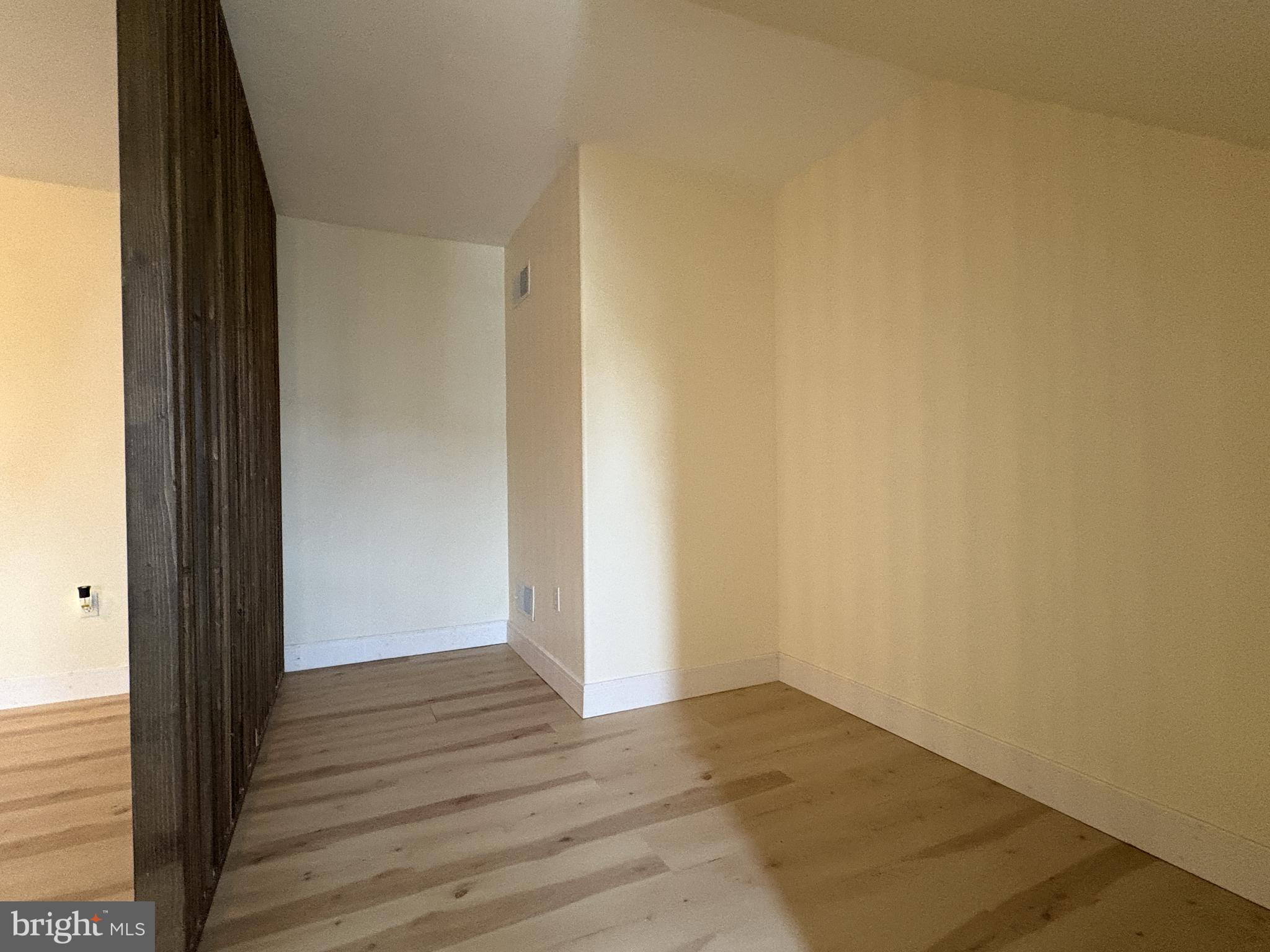 WALNUT HILL - Residential Lease