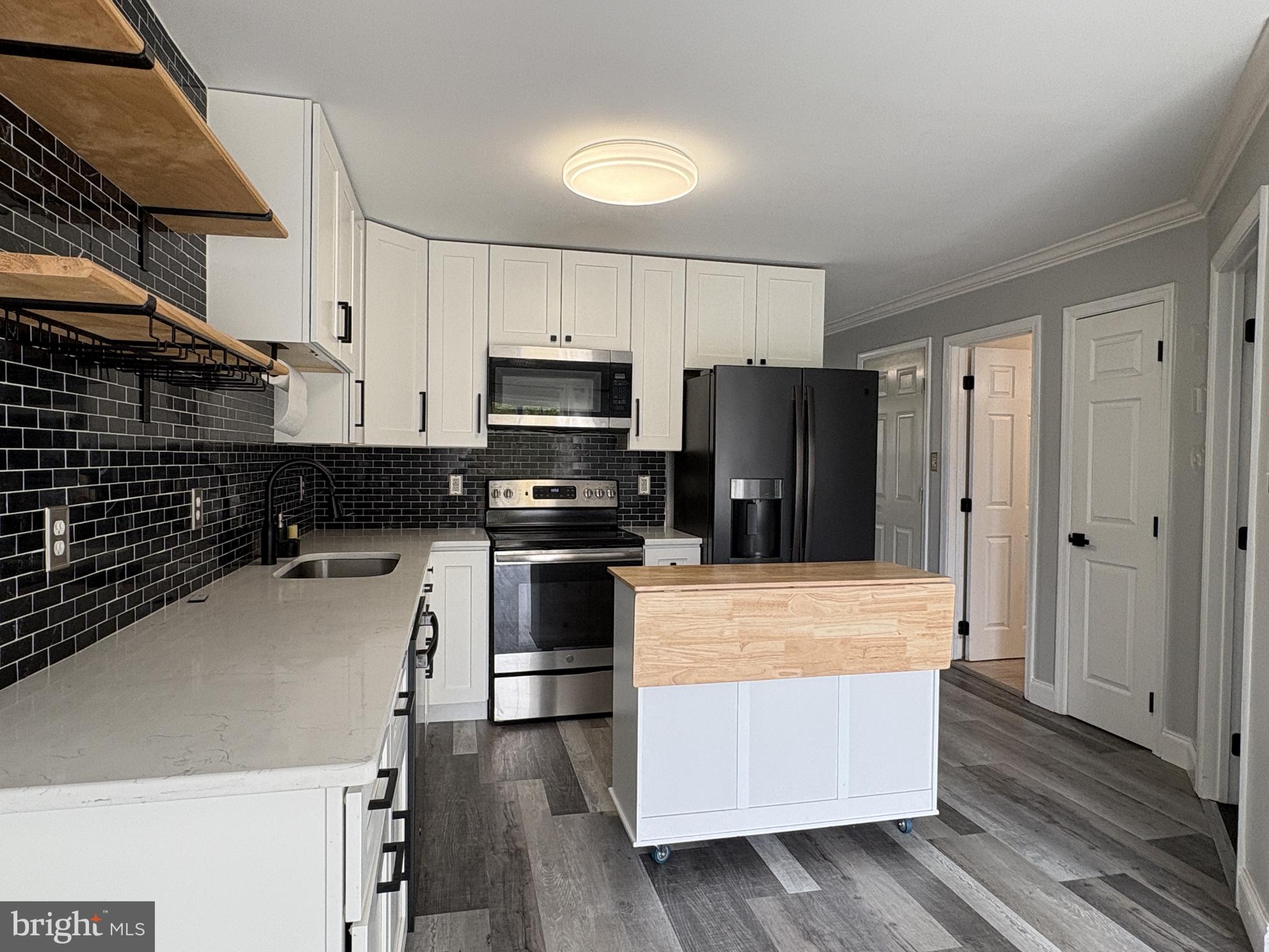 WALNUT HILL - Residential Lease