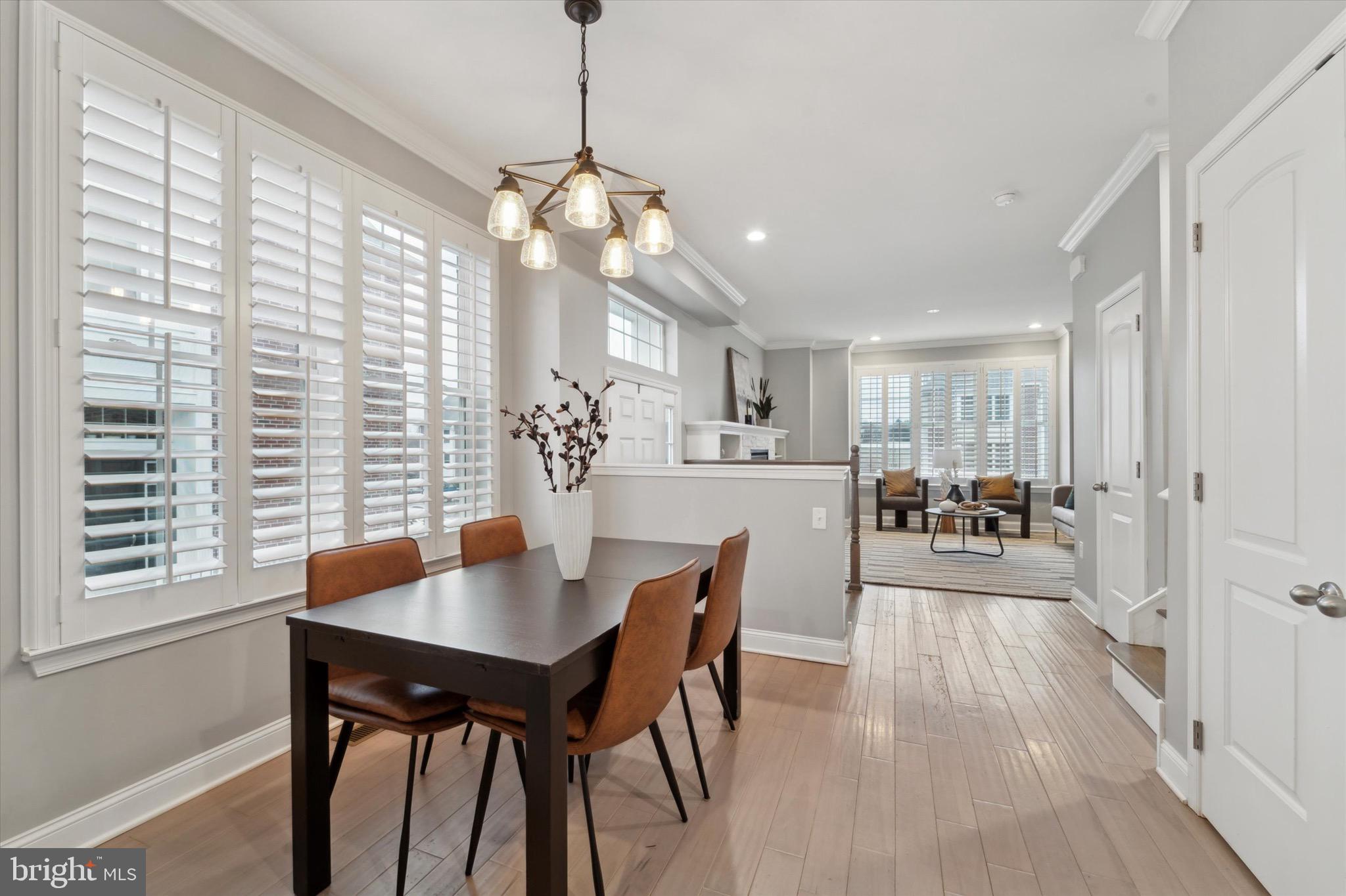 ROXBOROUGH - Residential