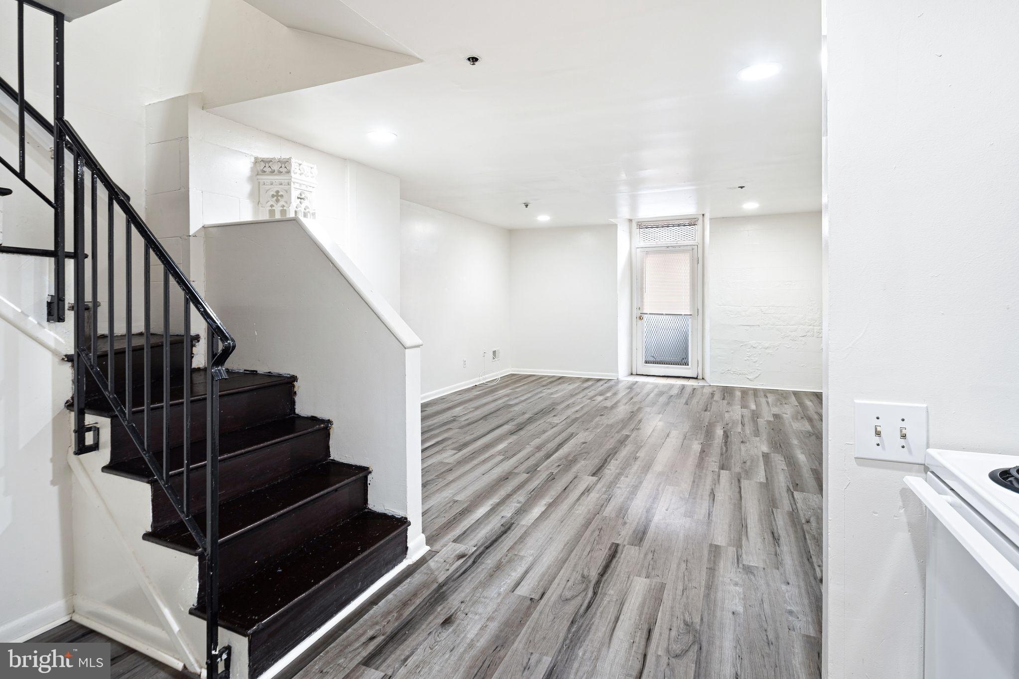 UNIVERSITY CITY - Residential Lease