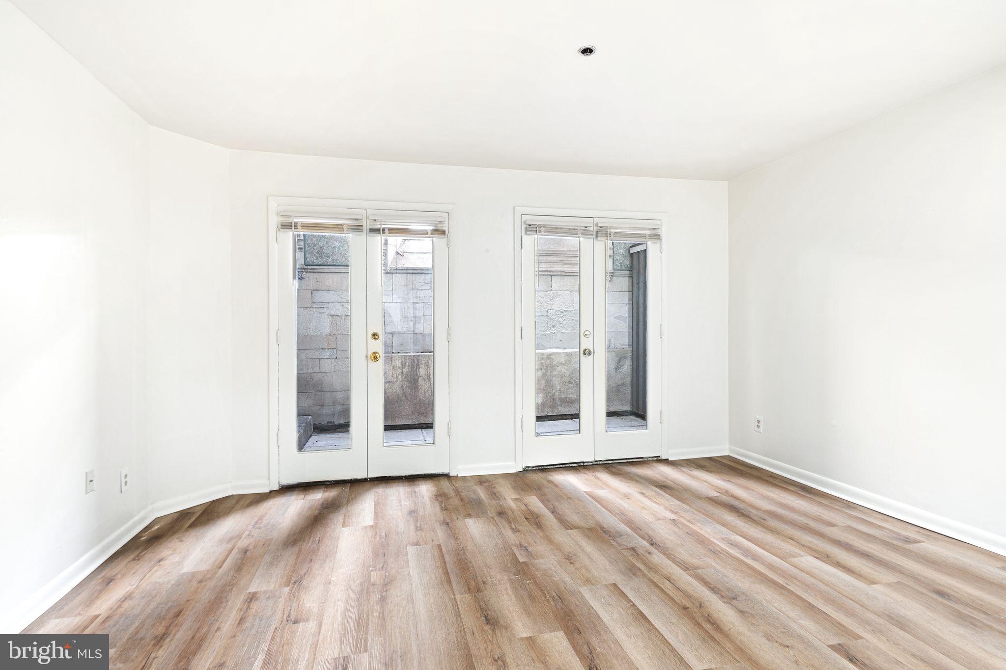 UNIVERSITY CITY - Residential Lease