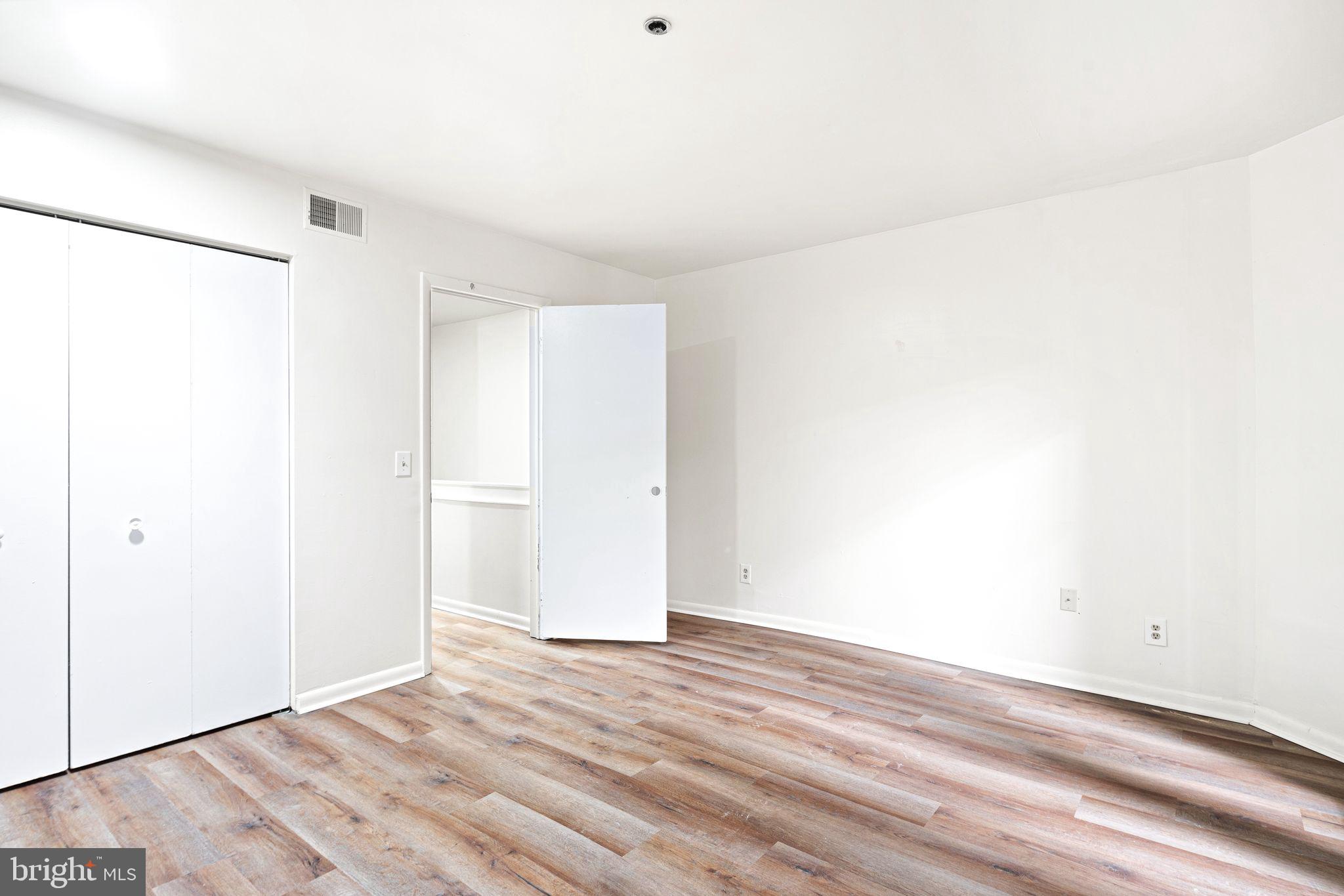 UNIVERSITY CITY - Residential Lease