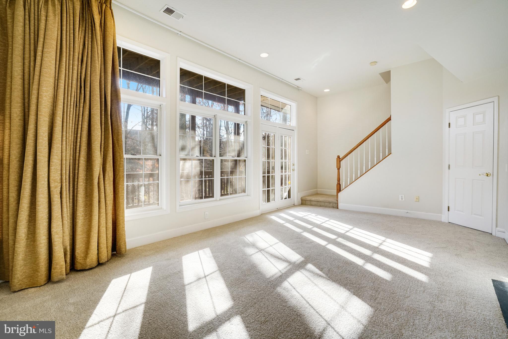 STONEGATE - Residential